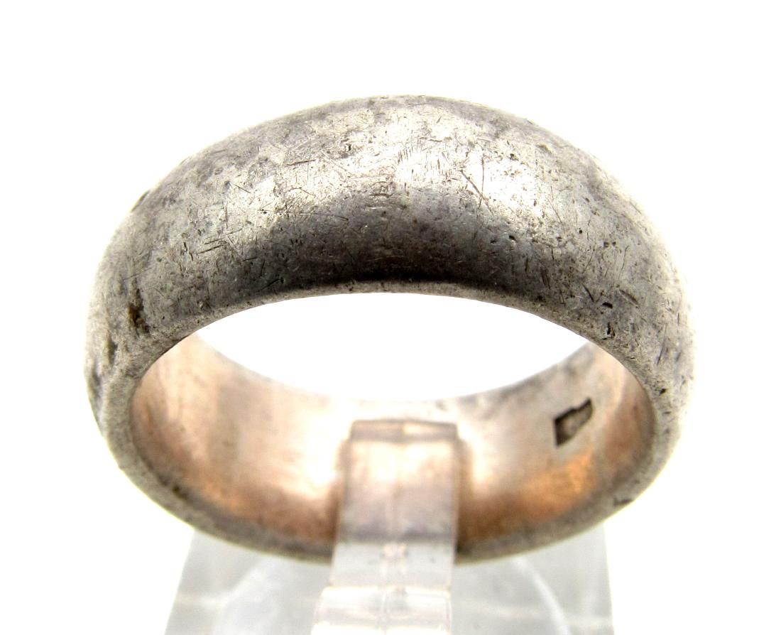 Post Medieval Silver Hallmarked Wedding Band (1 of 4)