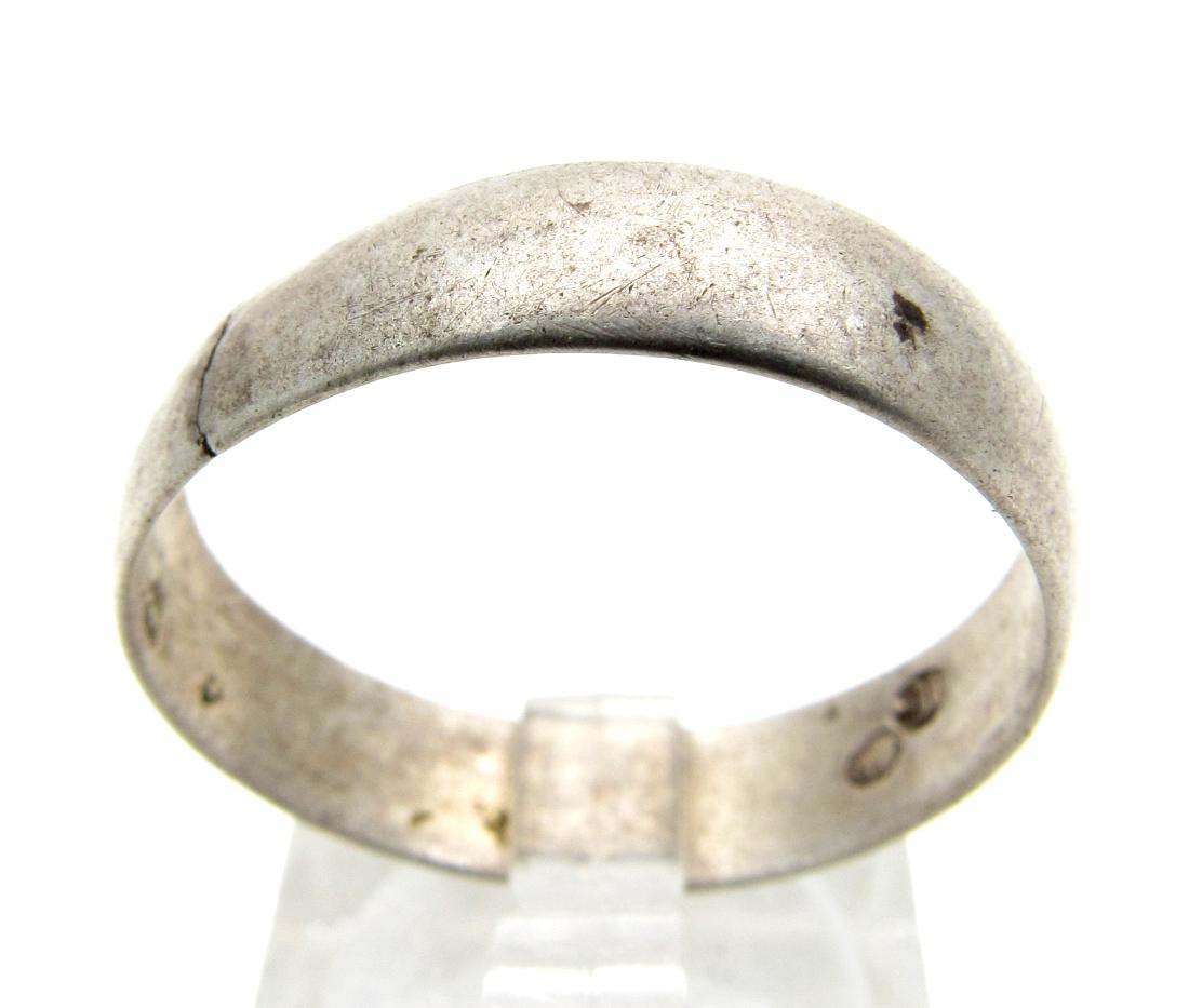 Post Medieval Silver Hallmarked Wedding Band (1 of 4)
