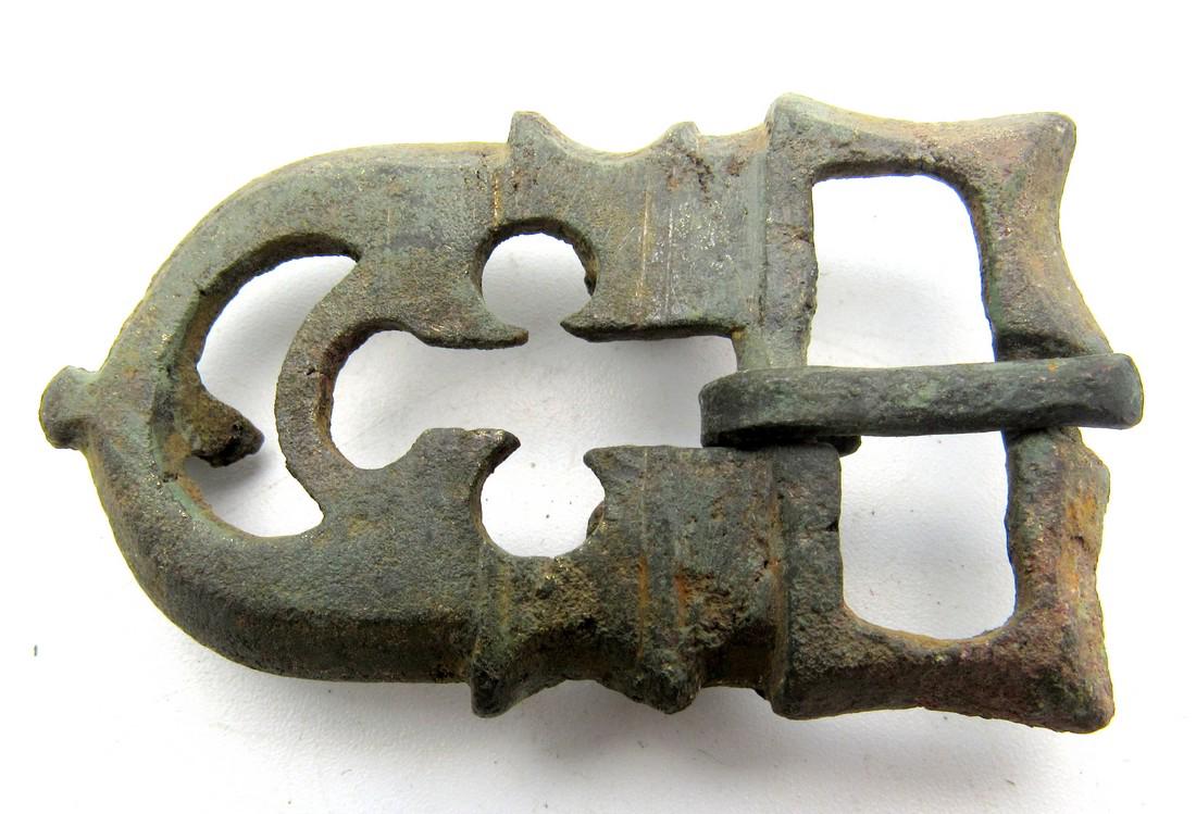 Medieval Crusaders Belt Buckle with Open-Work Cross (1 of 2)