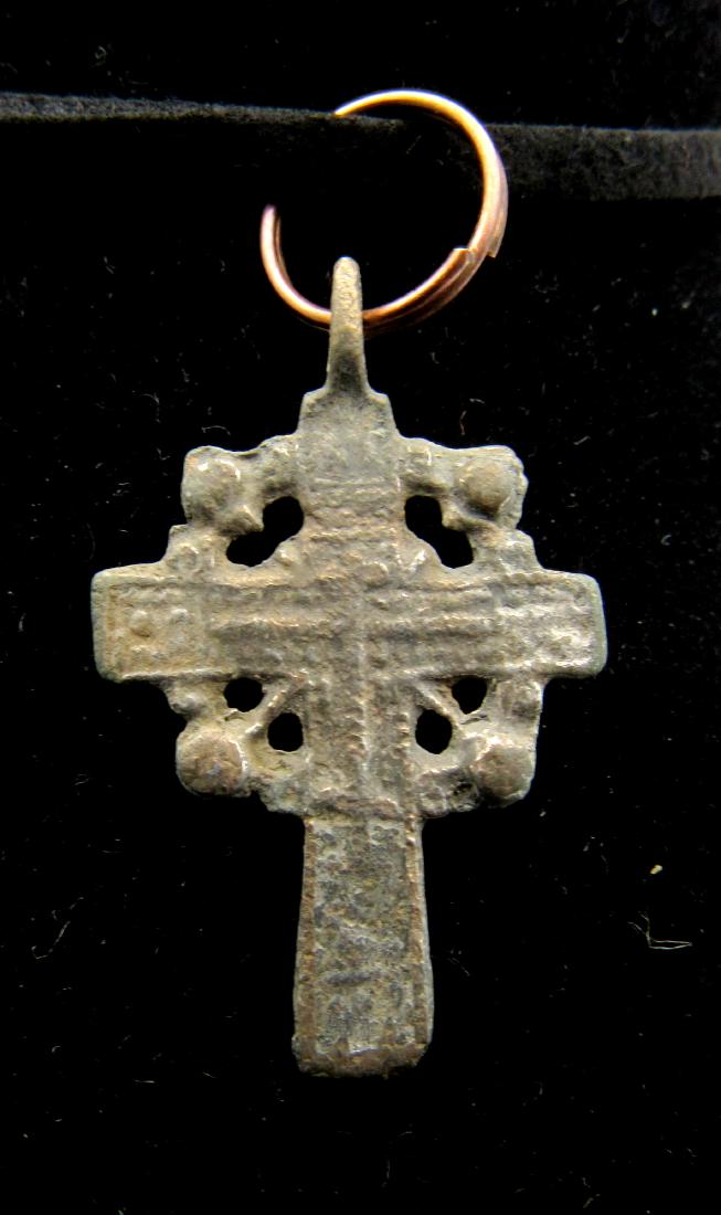 Late Medieval Silvered Bronze Radiate Cross Pendant (1 of 2)