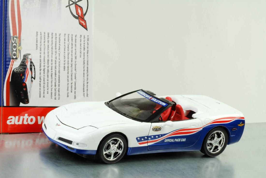 Auto World 1:18 Chevrolet Corvette Indy 500 Car 2004 (1 of 8)
