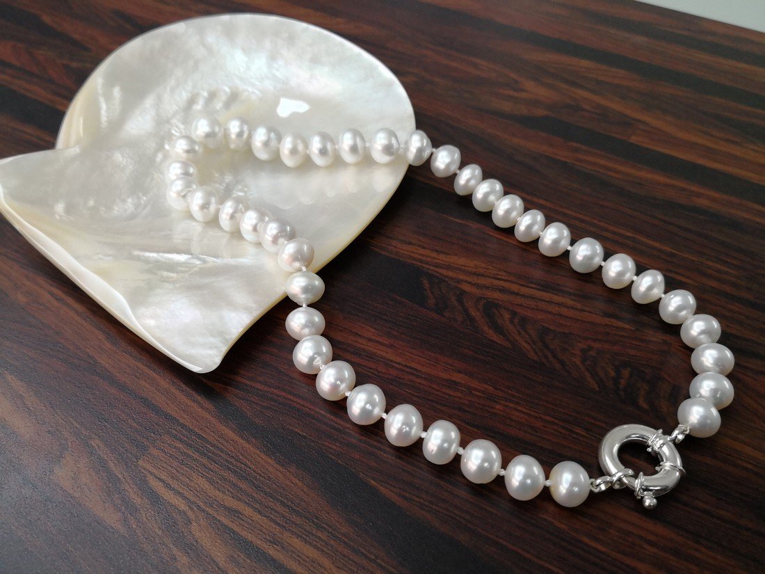 Japanese Akoya Pearls Necklace Round Shape 8.5-9mm (1 of 6)