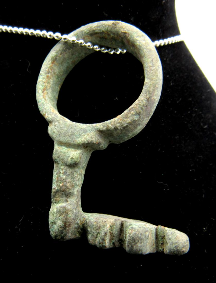 Ancient Roman Bronze Key Ring (1 of 2)