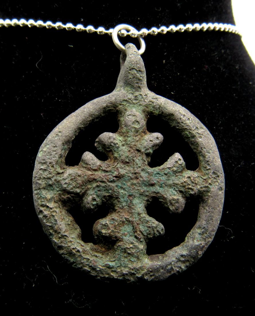 Medieval Crusaders Bronze Open-Work Cross Pendant (1 of 2)