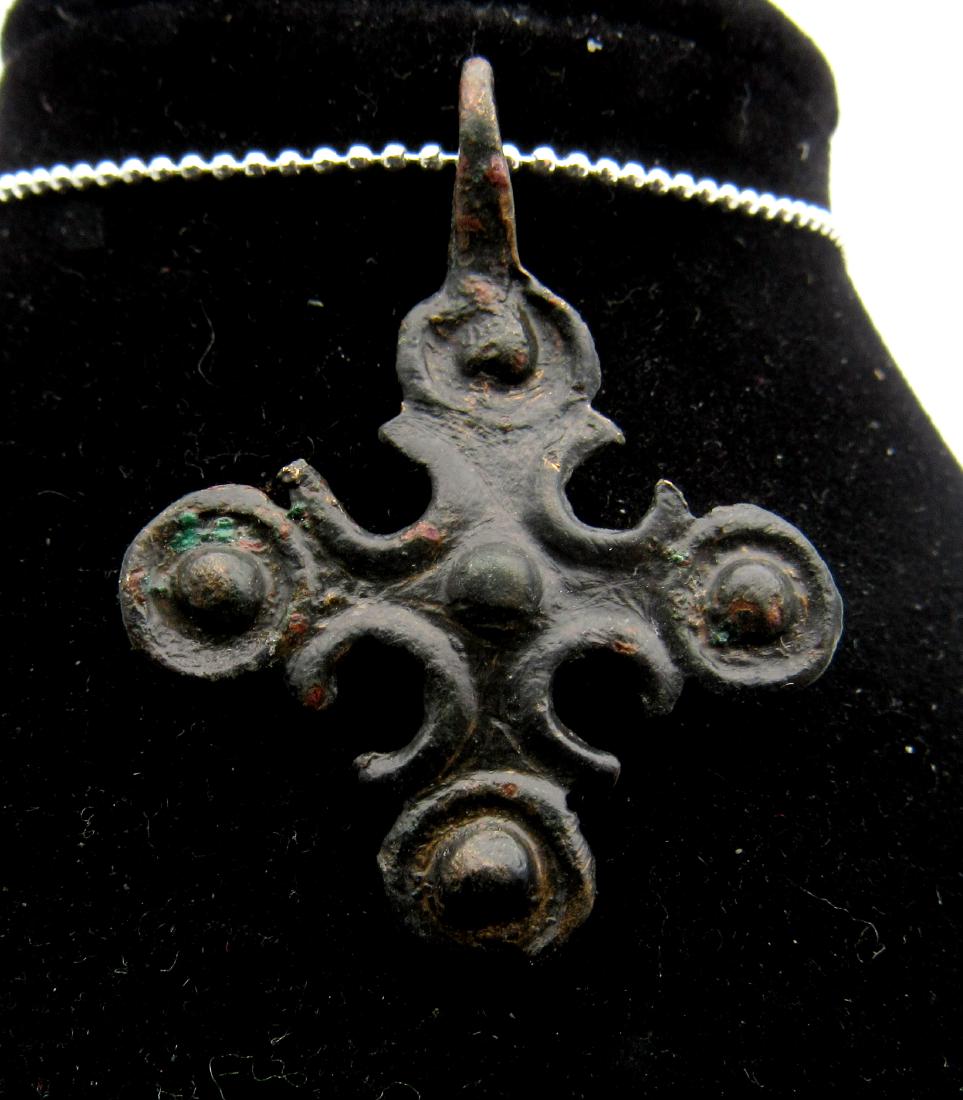 Medieval Crusaders Decorated Cross Pendant (1 of 2)