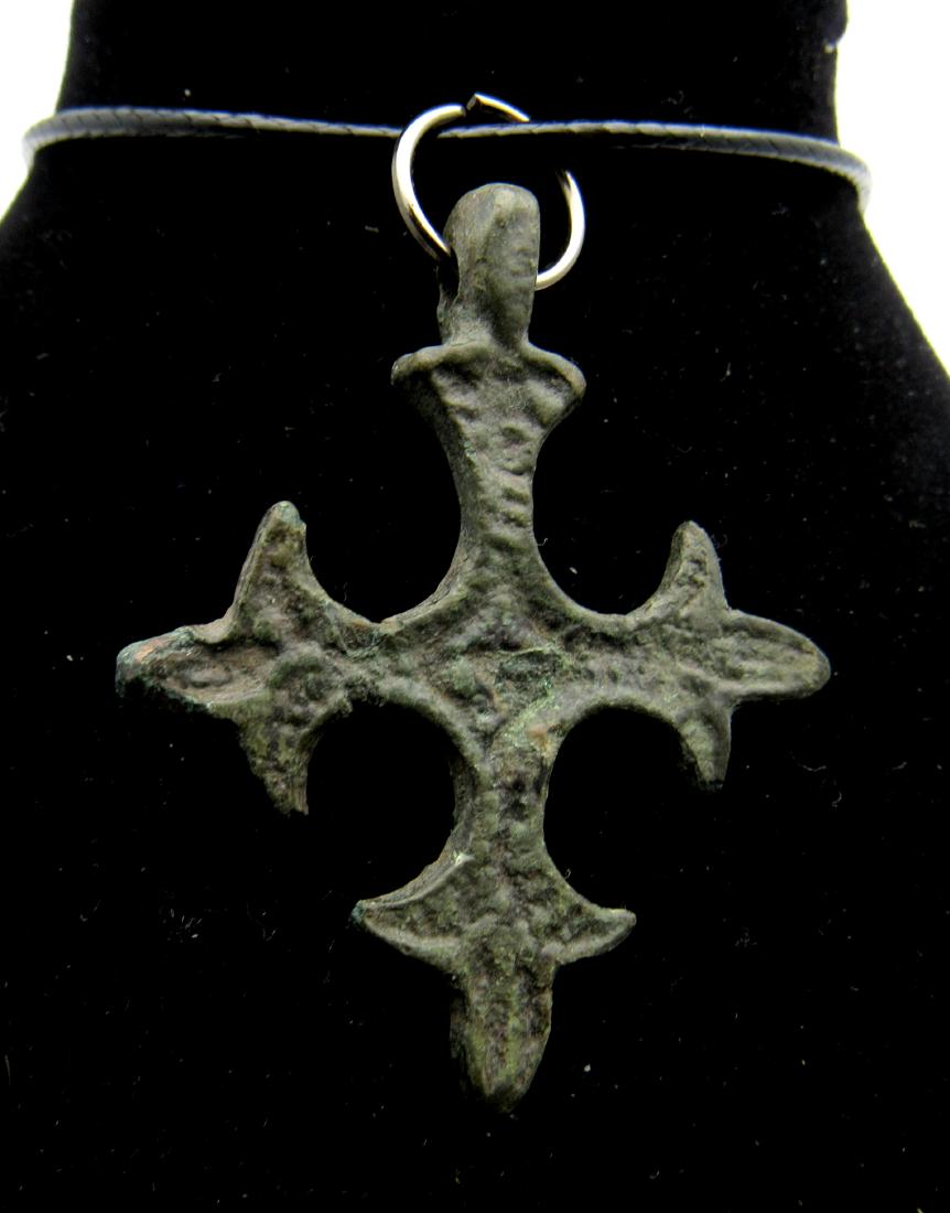 Medieval Crusaders Bronze Cross Pendant (1 of 2)