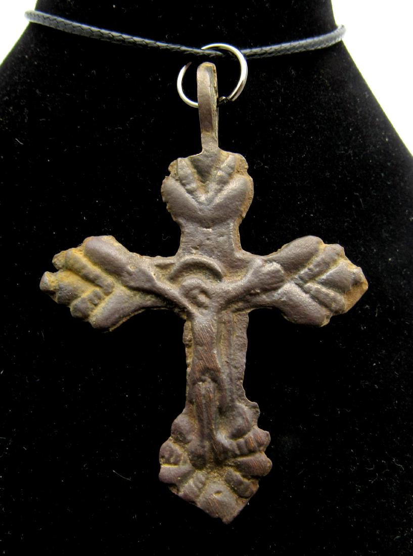 Medieval Crusaders Bronze Cross Pendant with Jesus (1 of 2)