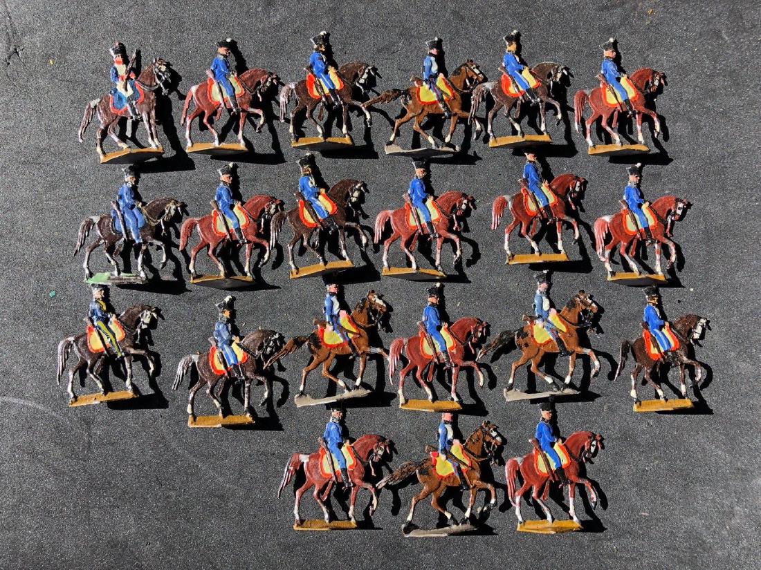 Heinrichsen Flat Tin Figures - Napoleonic Dragoons 30mm (1 of 1)