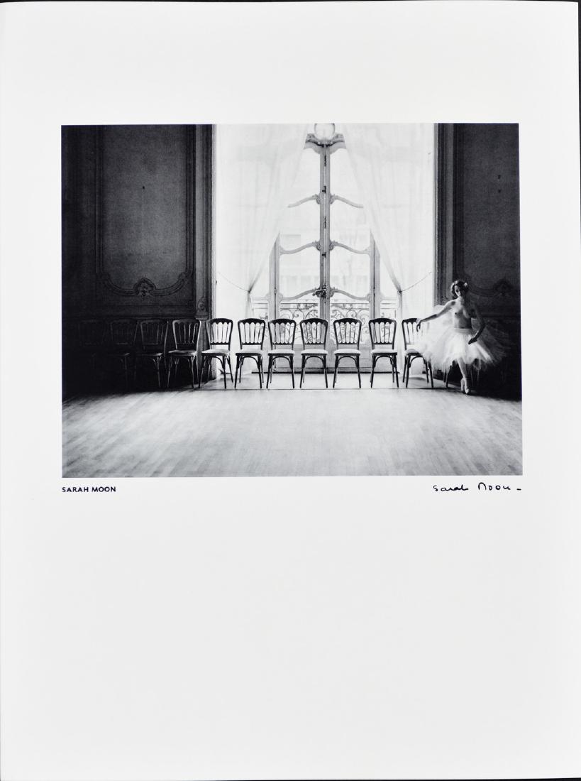 SARAH MOON - Model Linoa Dagenais 1974: Artist: Sarah Moon Title: Model Linoa Dagenais 1974 Date Printed: 1974 Date Printed: Switzerland Printer Location: Lucerne Size: 30x40 cm - 15.7x11.8 Inches Signed on plate Limited edition duotone vin