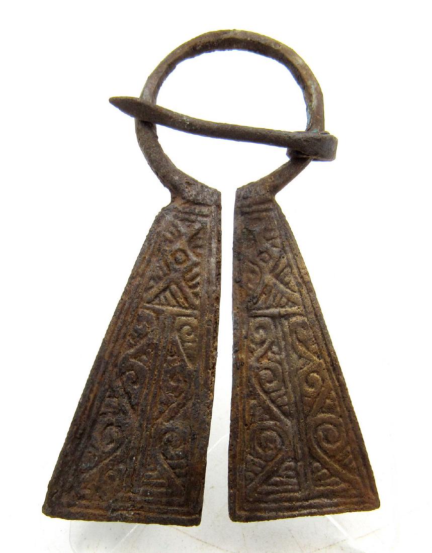 Medieval Viking Bronze Runic Omega Penannular Brooch (1 of 2)