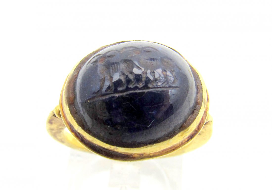 Persian Medieval Gold Ring with Lapis Lazuli Intaglio (1 of 4)