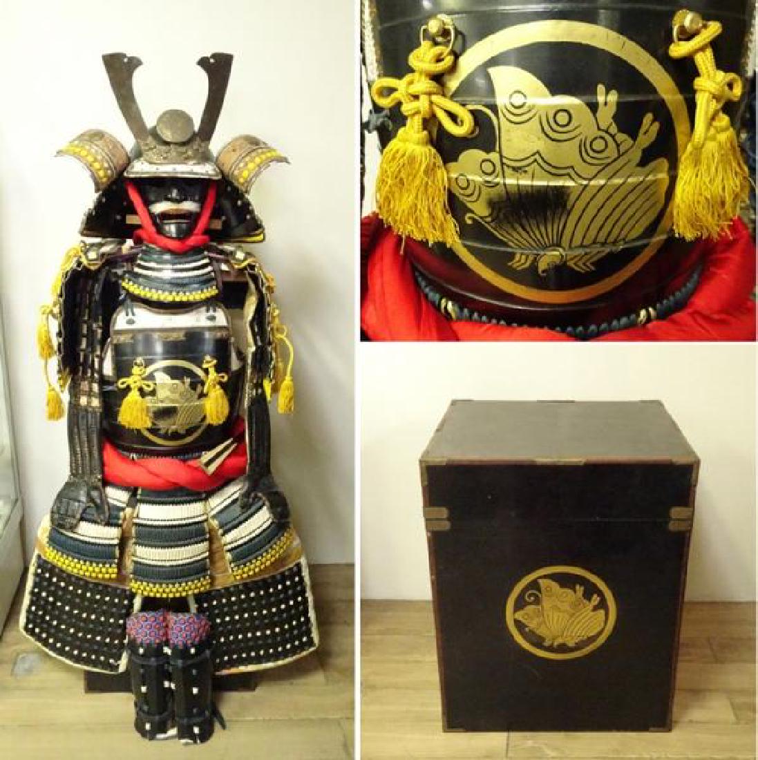 Japanese Showa Samurai Armor: Date: 1934 Materials: iron, leather, and fabric Size: H. 160 cm Sumari Armor. Very beautiful original Japanese samurai armor (armor) Showa period Original Japanese Samurai Armor of the Showa period. S