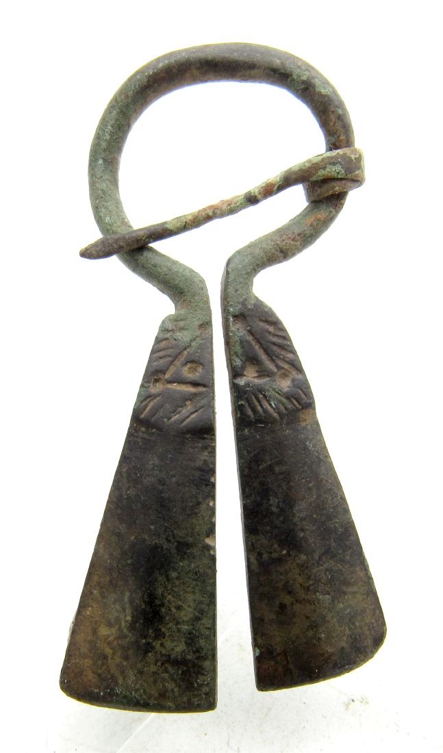 Medieval Viking Era Bronze Penannular Omega Brooch (1 of 2)