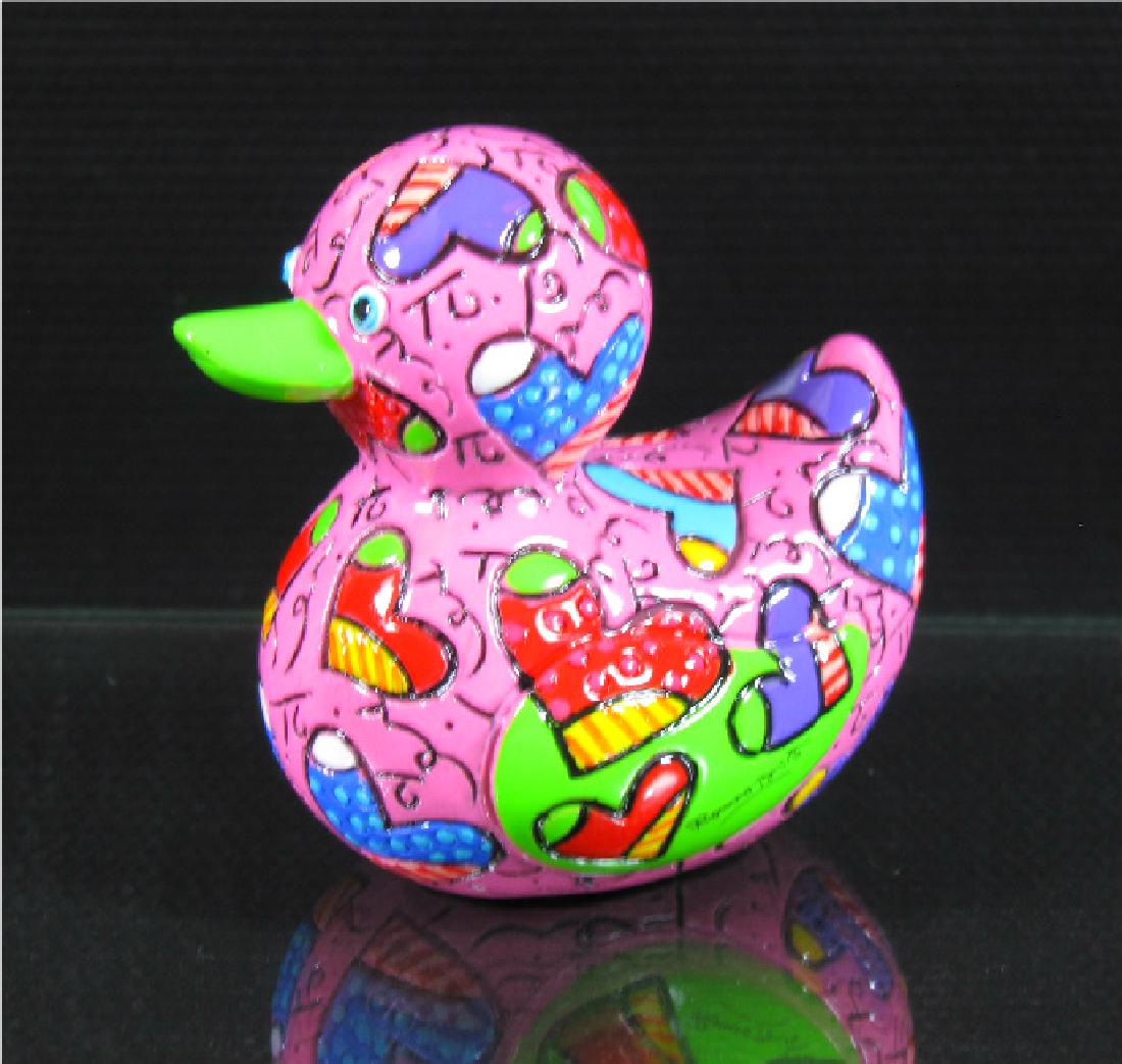 Romero Britto: Little Duck Pink Heart statue: Item: Romero Britto: Little Duck Pink Heart statue Maker: Romero Britto Origin: Brasil Date/Period: 2017 Materials: Polystone Size: H. 2.36 x W. 2.85 inch Little Duck Pink Heart statue, by artist Rome