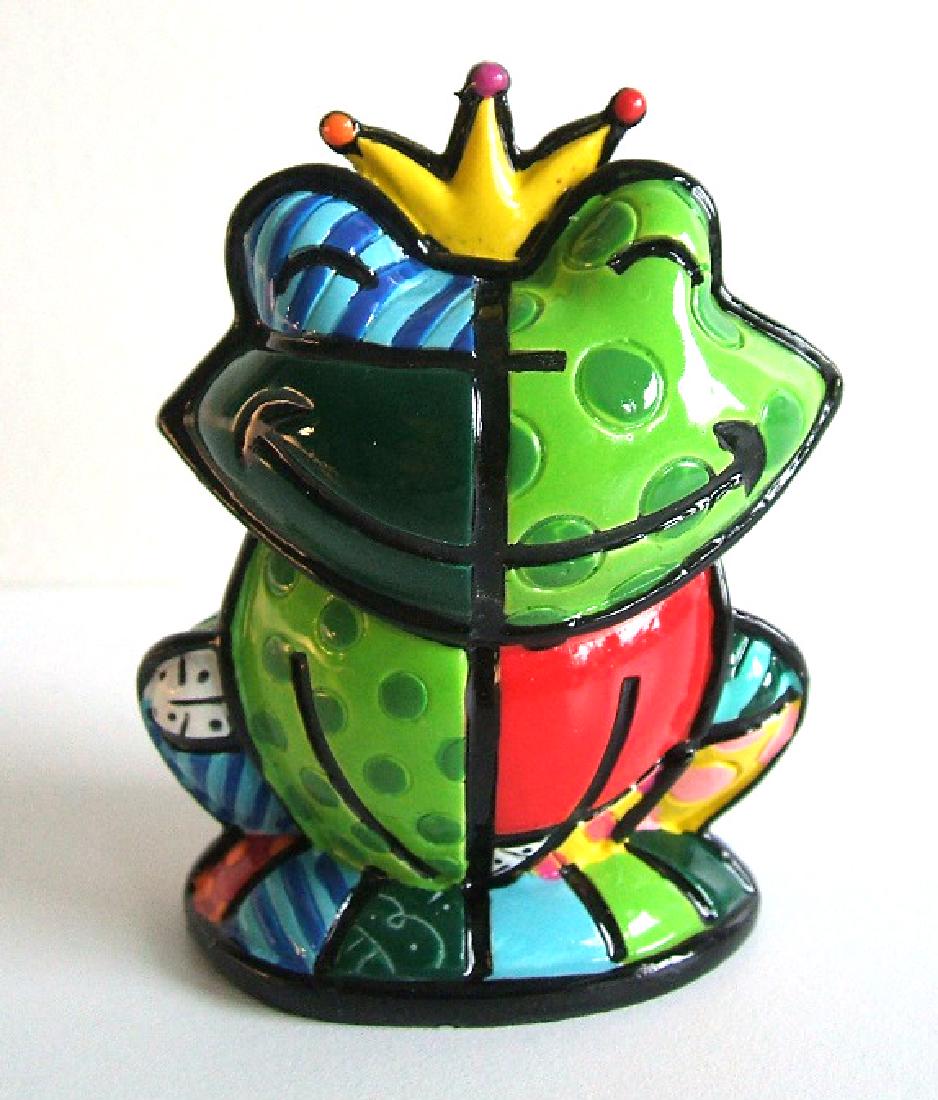 Romero Britto: Little Frog Pop Art statue: Item: Romero Britto: Little Frog Pop Art statue Maker: Romero Britto Origin: Brasil Date/Period: 2017 Materials: Polystone Size: H. 1.96 x W. 1.63 inch Little Frog Pop Art statue, by artist Romero Bri