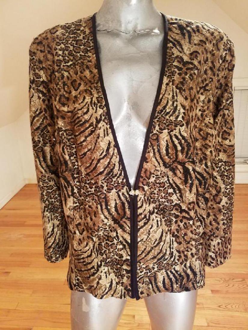 Vintage animal print large Tunic crystal closure (1 of 4)