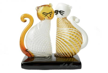 Filigree cats sculpture-Murano: Item: Scultura " Gatti in filigrana " Maker: De Mio GiulianoOrigin: Murano Date/Period: 2018 Materials: Glass Size: H. 7 cm, L, 7 cm, P. 95 grammi Sculpture "Gatti in filigrana" made by the Maestro de