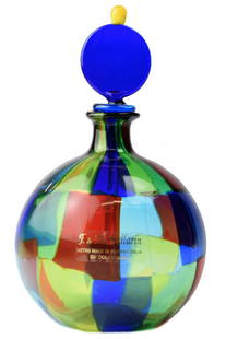 Pezzata weaving bottle-Murano: Item: Bottiglia a tessere PezzataMaker: Angelo Ballarin ( F&M Ballarin )Origin: MuranoDate/Period: 2018Materials: GlassSize: H. 16 cm, L. 9 cm, P. 135 grams Pierced weave bottle made in Murano by