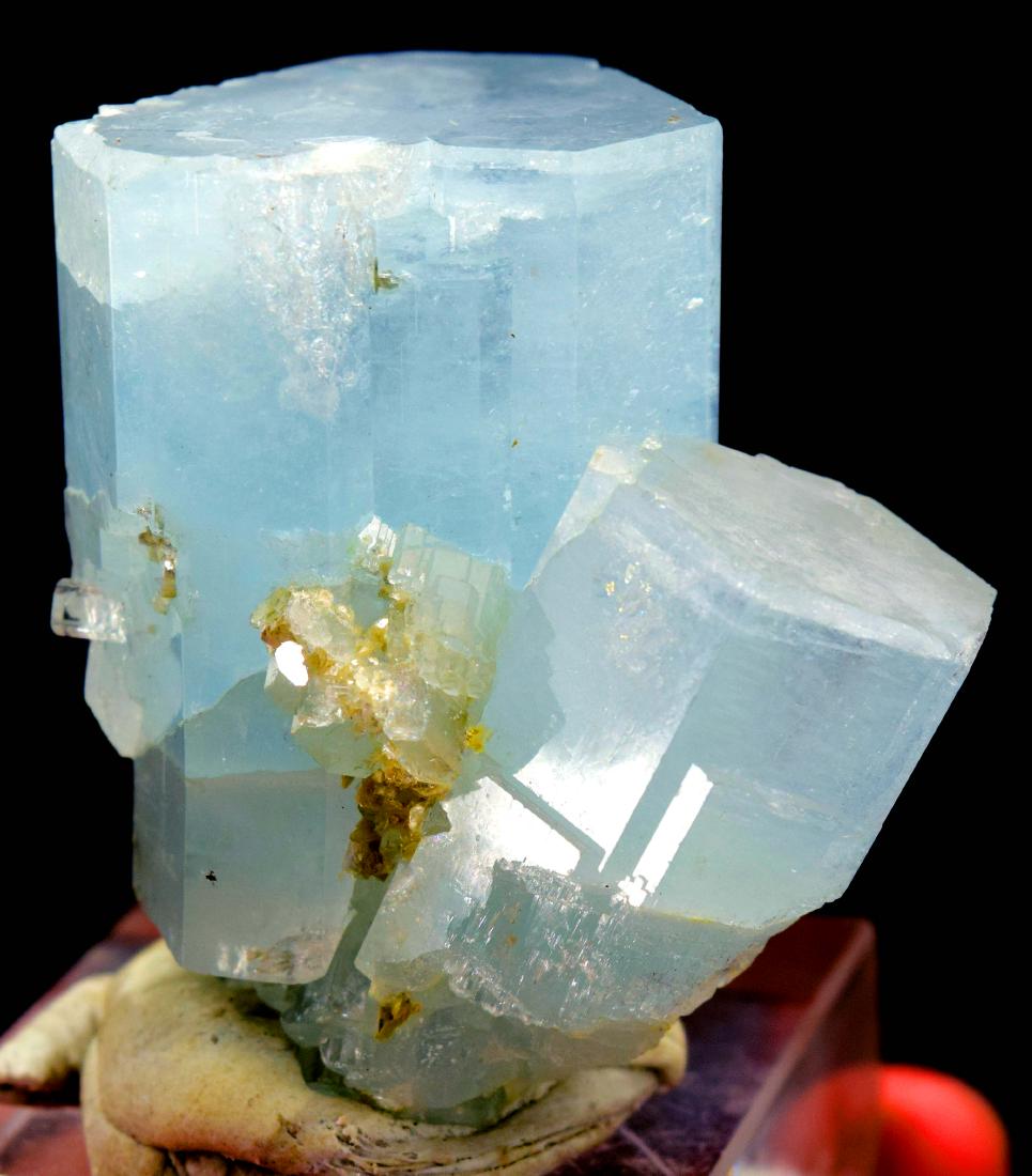 131 gram terminated and undamaged aquamarine crystal (1 of 5)