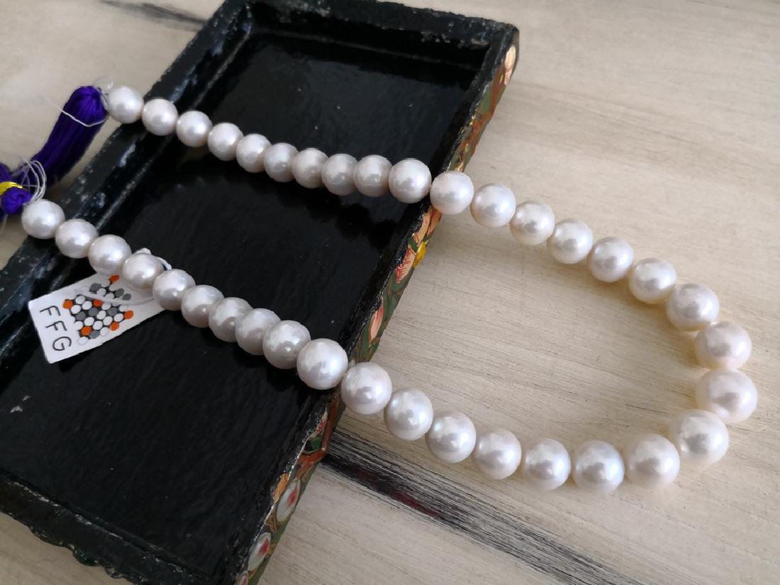 Necklace Cultured Pearls FW AAAA 10-13 mm 35 pearls: Item: Necklace Cultured Pearls FW AAAA 10-13 mm 35 near round pearls white color very high luster and orient Cultured Pearls Fresh Water Size: 45 cm long AAAA quality Please note that this lot has a c