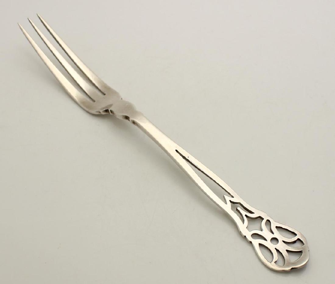 Gorham (Lion Anchor, G) Sterling Silver Strawberry Fork (1 of 4)