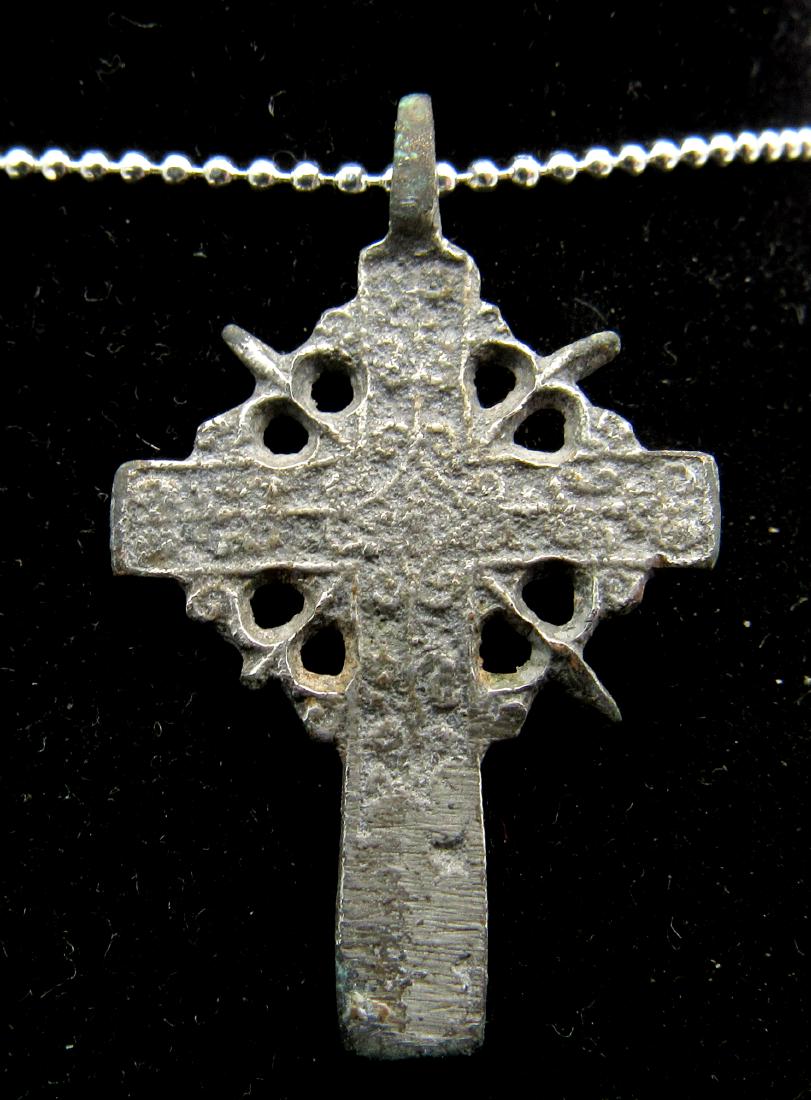 Late Medieval Silvered Bronze Radiate Cross Pendant (1 of 2)
