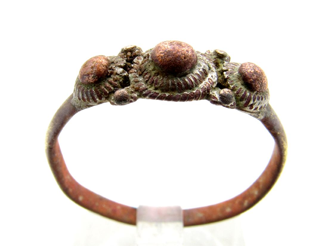 Late Medieval Tudor Bronze Ring with 3 Spikes (1 of 3)