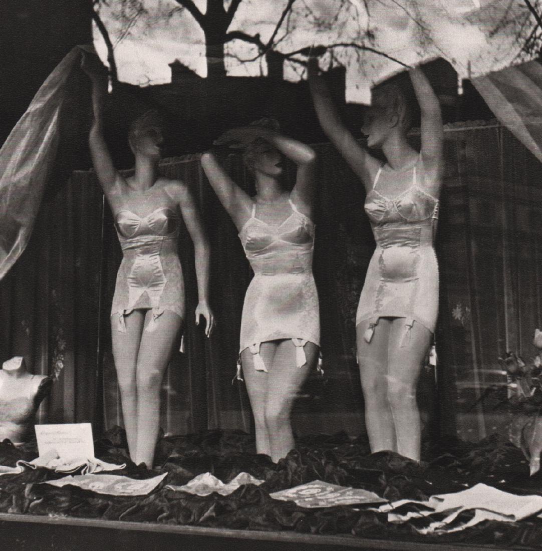 EDOUARD BOUBAT - Paris, 1951: Artist: EDOUARD BOUBAT Print Title: Paris, 1951 Medium: Sheet-Fed Gravure Printing Date: 1988 Printed in Spain Image Size: 6.5 x 6.5 inches Edouard Boubat (1923-1999) was a French photojournalist and