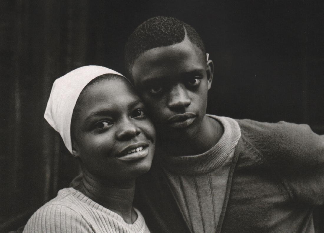 BRUCE DAVIDSON - Young Couple: Artist: BRUCE DAVIDSON Print Title: Young Couple Medium: Sheet-fed Gravure Printing Date: 1988 Printed in Spain Image Size: 7.5 x 5.5 inches Bruce Davidsonis an American photographer. He has been a me