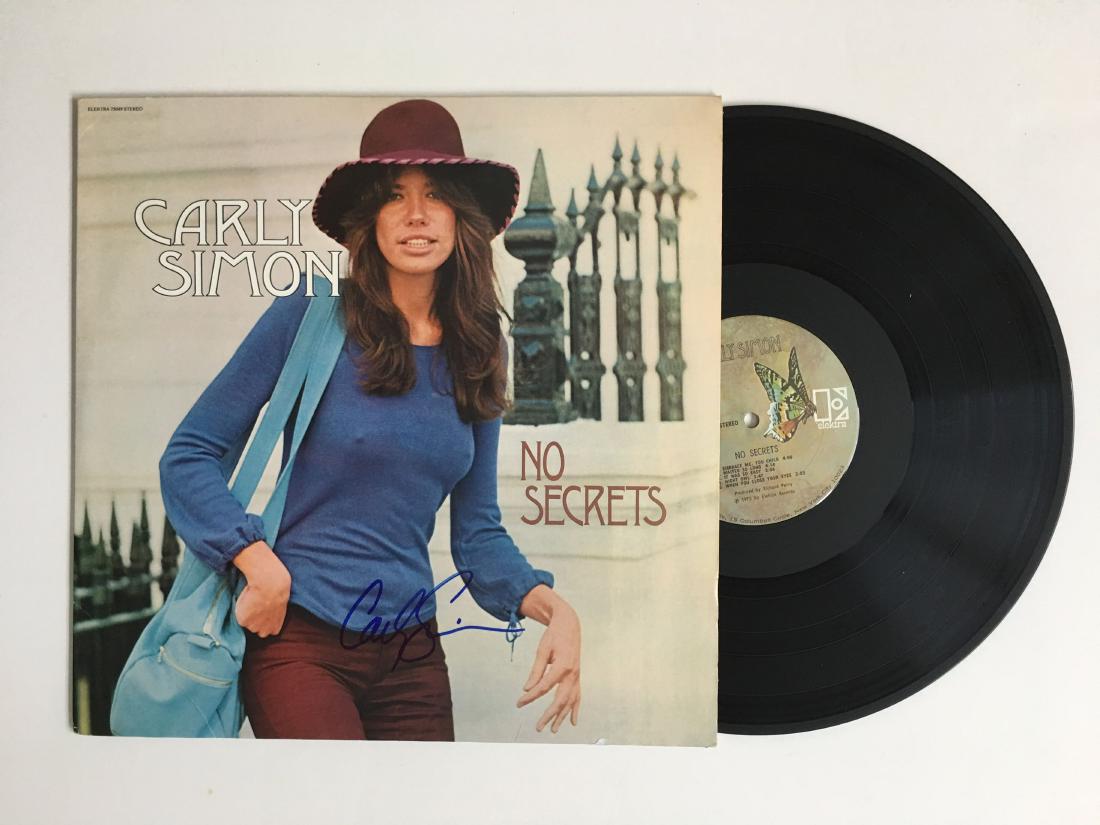 CARLY SIMON SIGNED ALBUM (1 of 1)