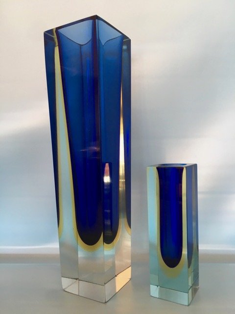 2 pieces Vintage Block Vases Blue / Yellow (1 of 16)