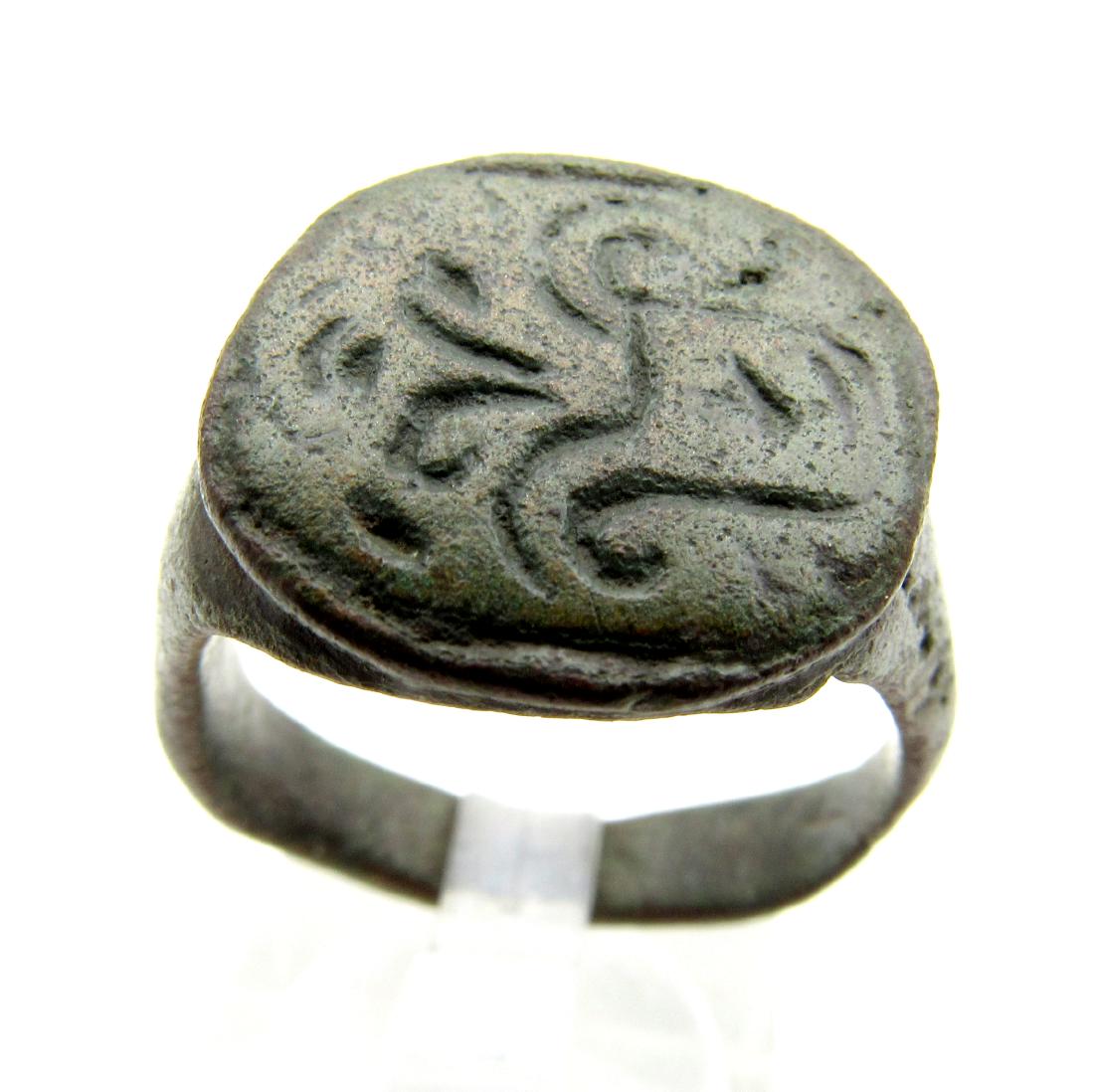 Medieval Crusaders Era Bronze Heraldic Ring Fountain (1 of 3)