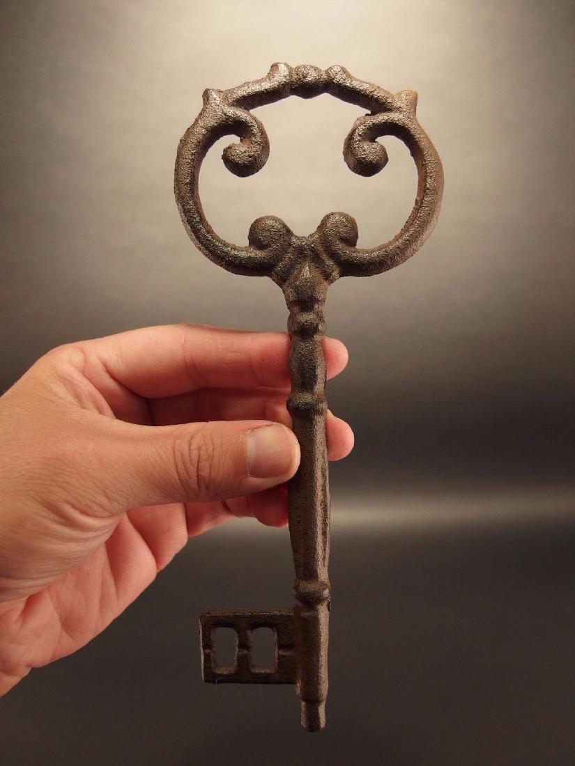 Large Antique Vintage Style Cast Iron Skeleton Key (1 of 6)