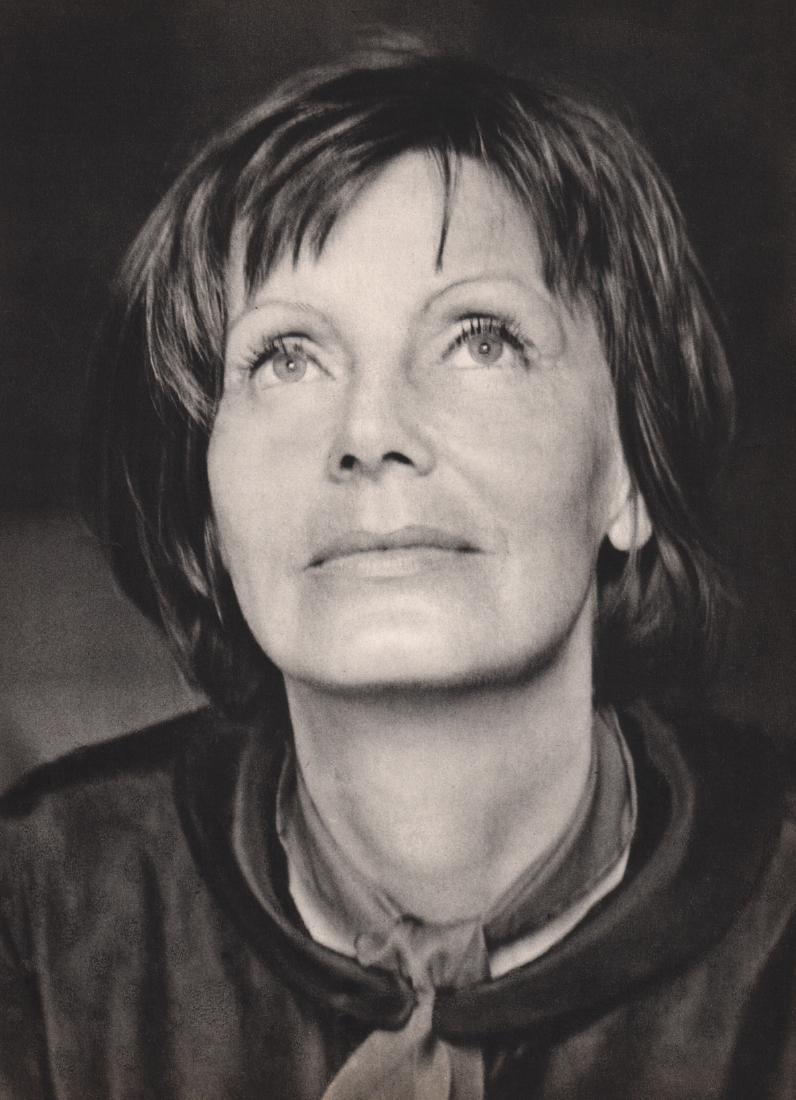 CECIL BEATON - Greta Garbo: Artist: CECIL BEATON Print Title: Greta Garbo Medium: Sheet-fed Gravure Printing Date: 1968 Printed in Great Britain Image Size: 8.5 X 11.5 inches Cecil Beaton was an English fashion, portrait and war