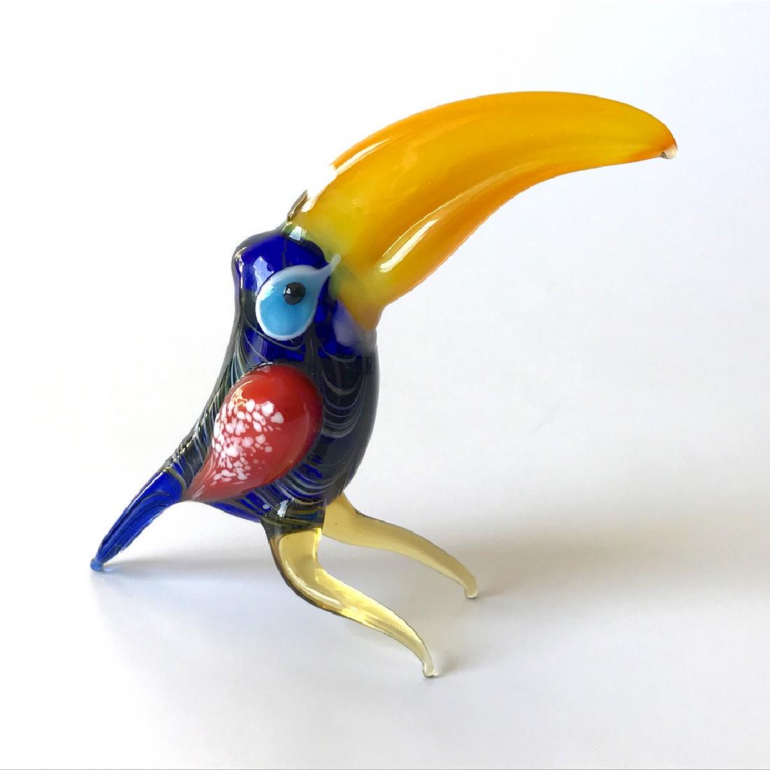 Figurine of a toucan bird, handcrafted blown glass (1 of 6)