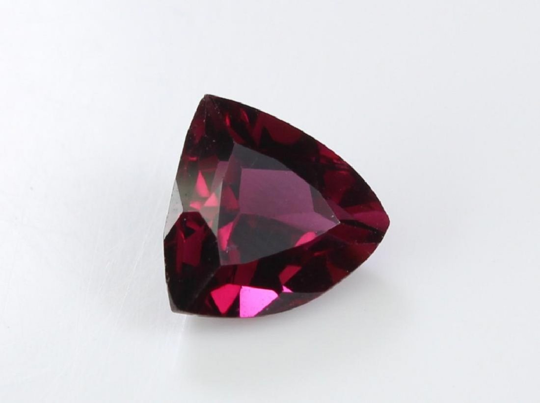 NR, 2.59 Ct Pyrope-Almandite Garnet Loose Gemstone (1 of 3)