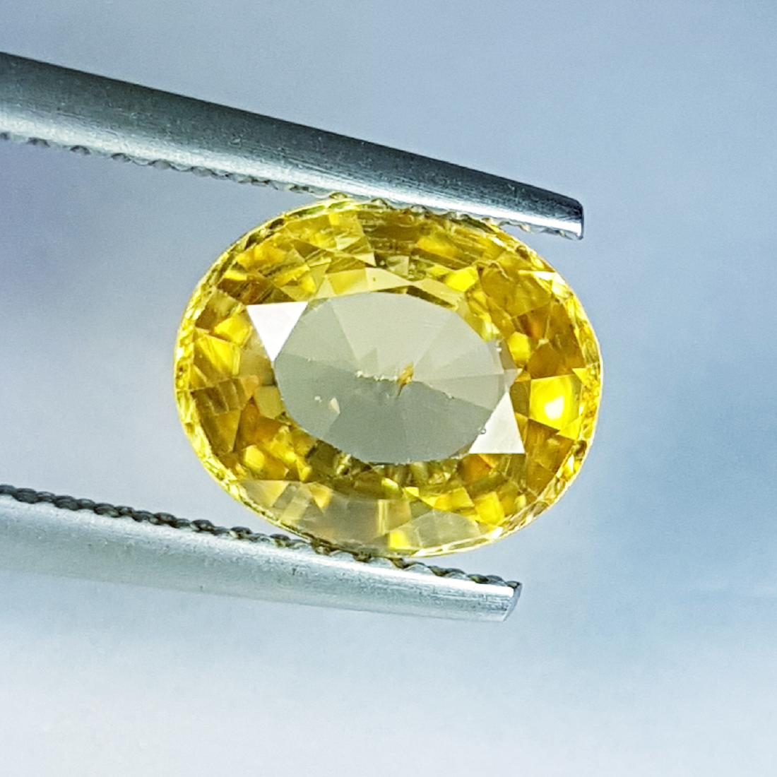 Golden Zircon - 3.08 Carat Loose: Item: Golden Zircon - 3.08 ct Loose gemstone Color/Clarity: VVS - VS Carat Weight: 3.08 Size (mm): 9.20 x 7.70 x 4.20 Oval - Cambodia No Reserve: This lot starts at $1 and has no reserve as a courtesy