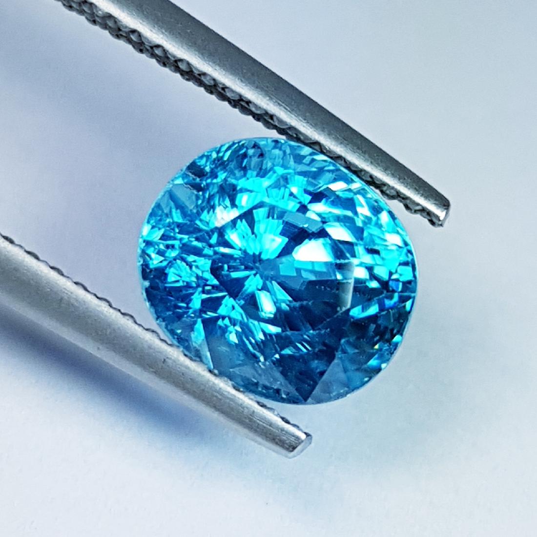 Blue Zircon - 5.10 Carat Loose: Item: Blue Zircon - 5.10 ct Loose gemstone Color/Clarity: VVS - VS Carat Weight: 5.1 Size (mm): 8.70 x 7.30 x 7.60 Oval - Cambodia No Reserve: This lot starts at $1 and has no reserve as a courtesy so
