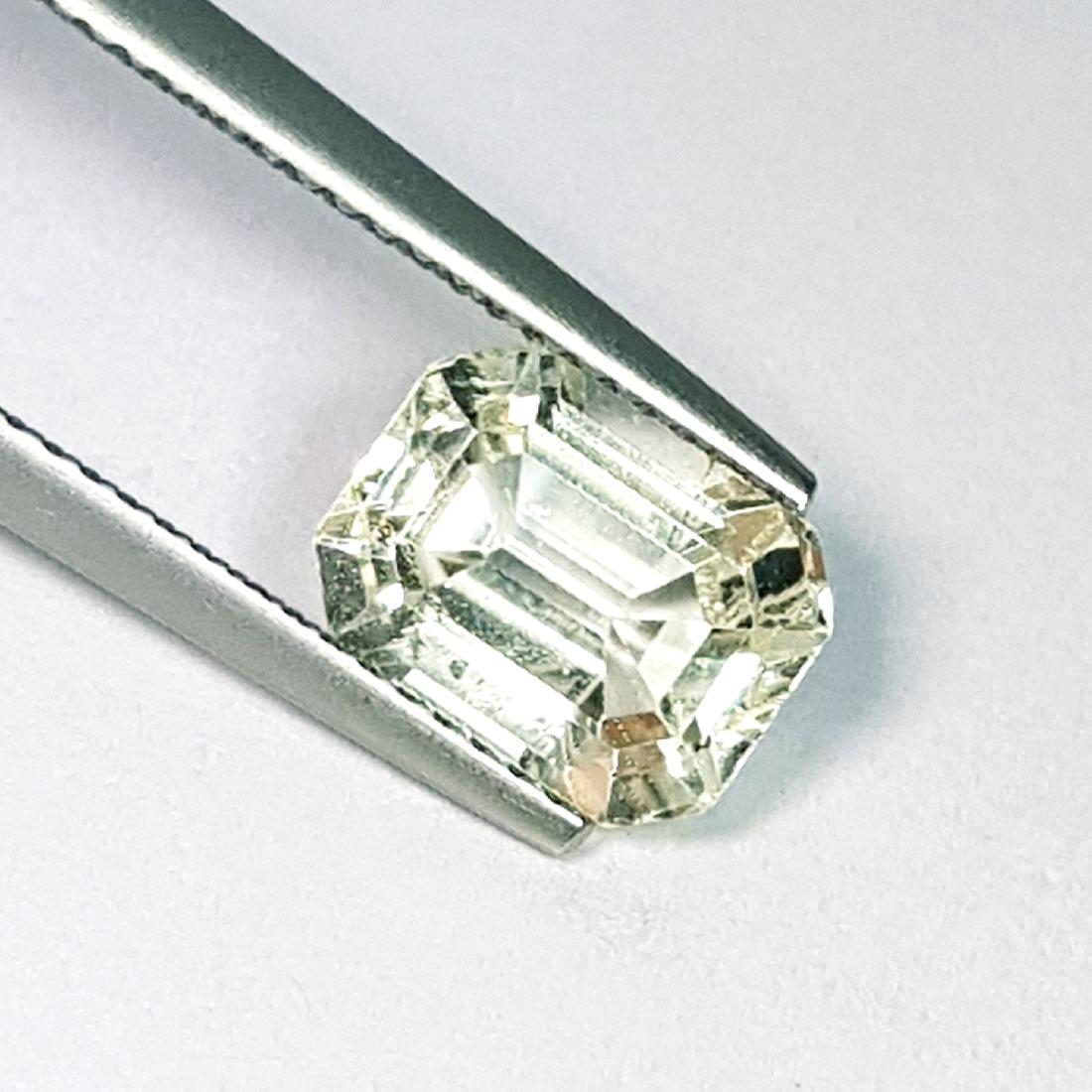 Morganite - 3.42: Item: Morganite - 3.42 Loose gemstone Color/Clarity: VVS - VS Carat Weight: 3.42 Size (mm): 9.20 x 7.10 x 5.90 Emerald - Brazil No Reserve: This lot starts at $1 and has no reserve as a courtesy so th