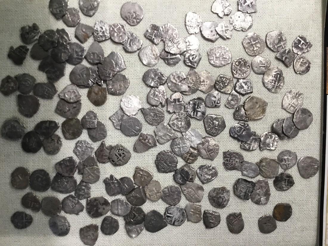 Mixed group of 2 salvage coins Spanish 1/2 reales (1 of 2)