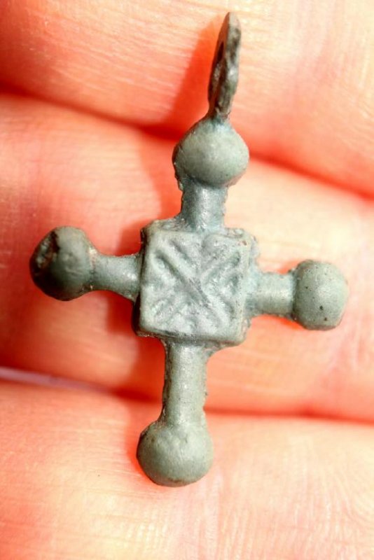 Medieval Bronze Cross Orthodox Pendant: Medieval bronze cross orthodox pendant - 22x18 mm Origin: European Period: 9 th - 14 th century AD, Kievan Rus Material: bronze Size: 22x18 mm place of discovery - Ukraine, Ukrainian private collectio