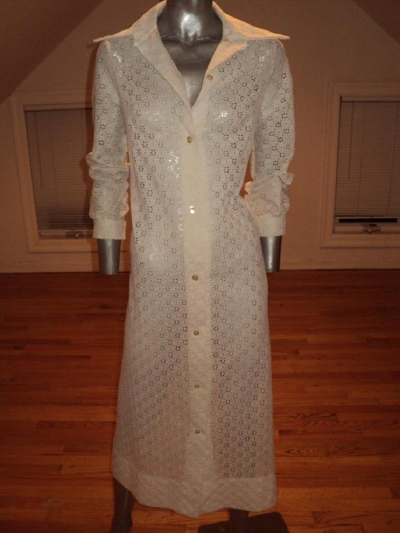 Vintage 1960 Eyelet Maxi Coat Dress Embroidered Lace: Vintage 1960 Eyelet Maxi Coat dress Embroidered lace Buttoned Front A REAL BEAUTY MALIA OF HAWAII WITH A MODERN FLORAL DESIGN. THERE IS THE MALIA SIGNATURE ON ONE OF THE FLOWER WHICH MAKES THIS DRESS 