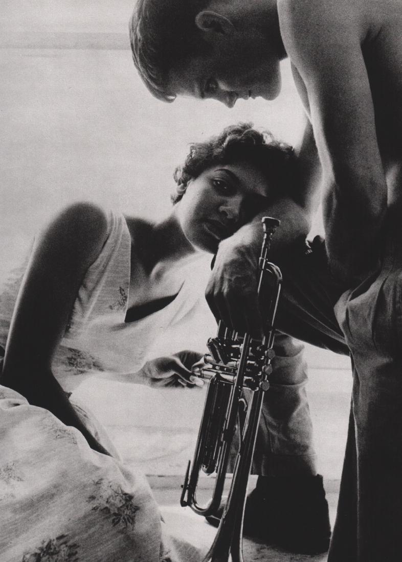 WILLIAM CLAXTON - Helima & Chet Baker: Artist: WILLIAM CLAXTON Print Title: Helima & Chet Baker, Redondo Beach, CA 1955 Medium: Sheet-fed Gravure Printing Date: 1987 Printing Location: Japan Image Size: 8.5 x 12 inches William James Claxto