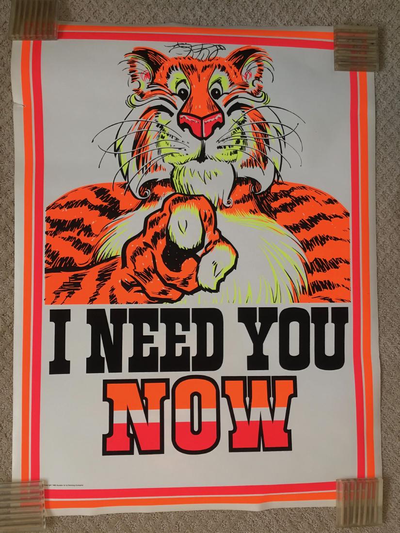 RARE - ESSO TIGER - I NEED YOU NOW ! Blacklight (1 of 1)