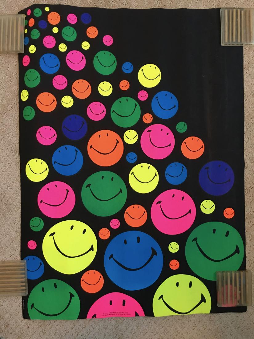 Smiles - BLACKLIGHT - 1971 - Personality Posters: Smiles - BLACKLIGHT - 1971 - Personality Posters. MOST POSTERS IN THIS SALE ARE NEW OLD STOCK - AND STILL SEALED! PURCHASED FROM A HEAD SHOP THAT CLOSED IN THE 1970's. We have multiple dozens of each