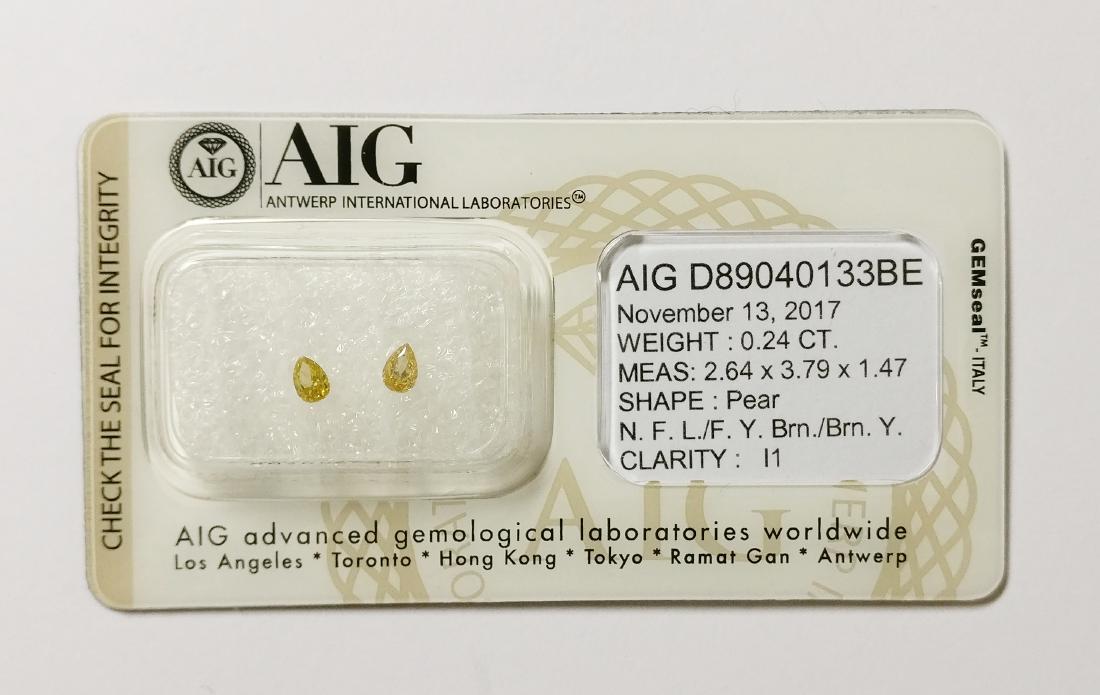 0.24 ct Pear cut diamond F.L. / F. Yellowish Brown / (1 of 4)