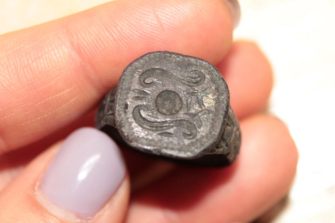 Late Medieval Bronze Family Ring: Late Medieval bronze family ring Europe 16 th - 17 th century AD bronze D 21 mm place of discovery - Ukraine, Ukrainian private collection Please note that this lot has a confidential reserve. When yo