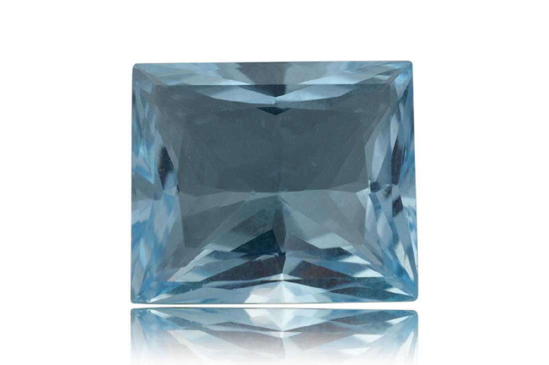 11 ct Genuine 14 x 12 mm Scissor Cut Sky Blue Topaz: Shape: Scissor Approximate Carat Weight: 11cts Approximate Measurements: 14 x 12 x 7.2 mm Clarity Type 2: Eye Clean - Loupe Clean Colour Description: Blue Saturation: Moderate - Moderately Strong Cut 