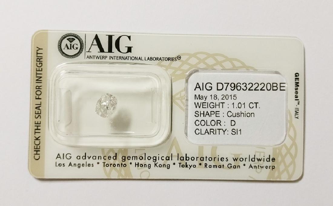 1.01 ct Cushion cut diamond D SI1 (1 of 4)