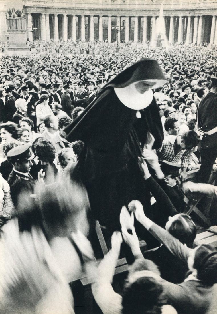 JEANLOUP SIEFF - Rome, 1958: Artist: JEANLOUP SIEFF Print Title: Rome, 1958 Medium: Sheet-Fed Gravure Printing Date: 1960 Printed in Japan Image Size: 7 x 10 inches Jeanloup Sieff (1933-2000) was a French photographer born to Pol